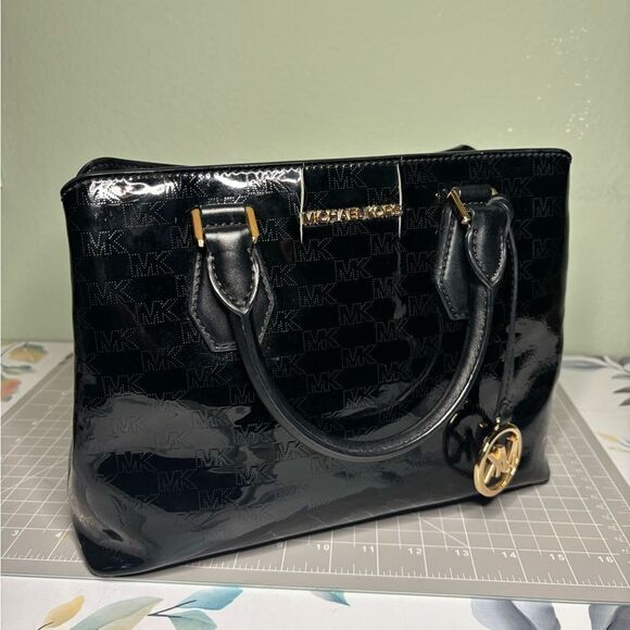 Michael Kors Camille Medium Satchel Patent *DAMAGED* - Picture 13 of 16